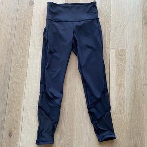 Lululemon Mesh Crop, Size 6